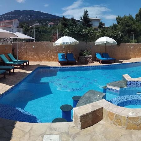 Hotel Xenonas Κithαiron Vília Esterno foto
