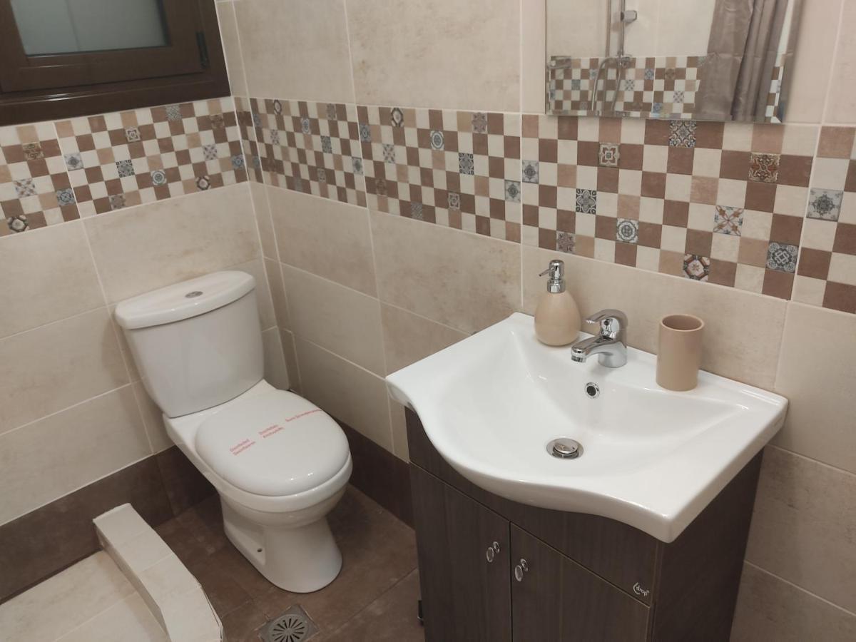 Hotel Xenonas Κithαiron Vília Esterno foto