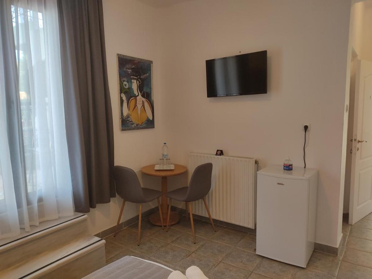 Hotel Xenonas Κithαiron Vília Esterno foto