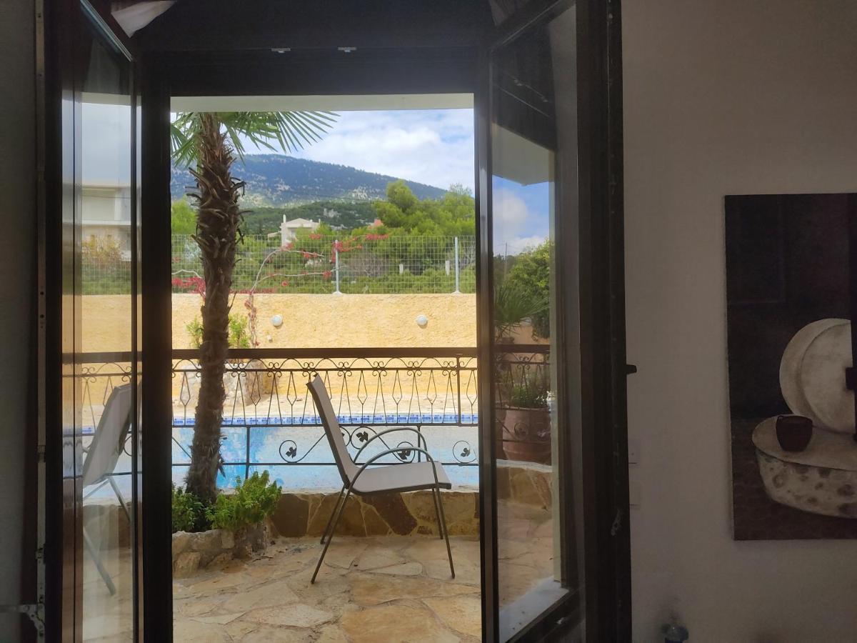 Hotel Xenonas Κithαiron Vília Esterno foto