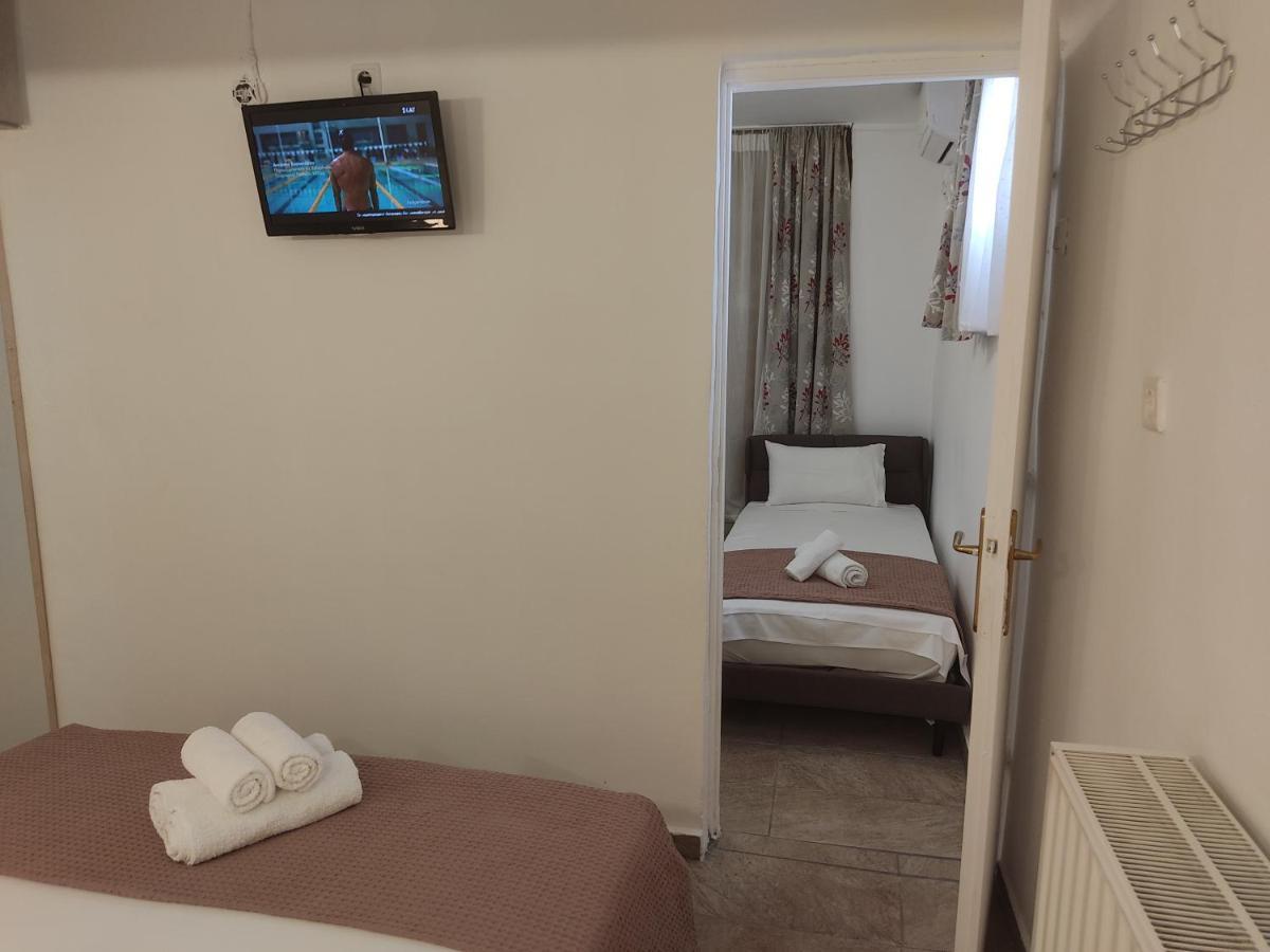 Hotel Xenonas Κithαiron Vília Esterno foto