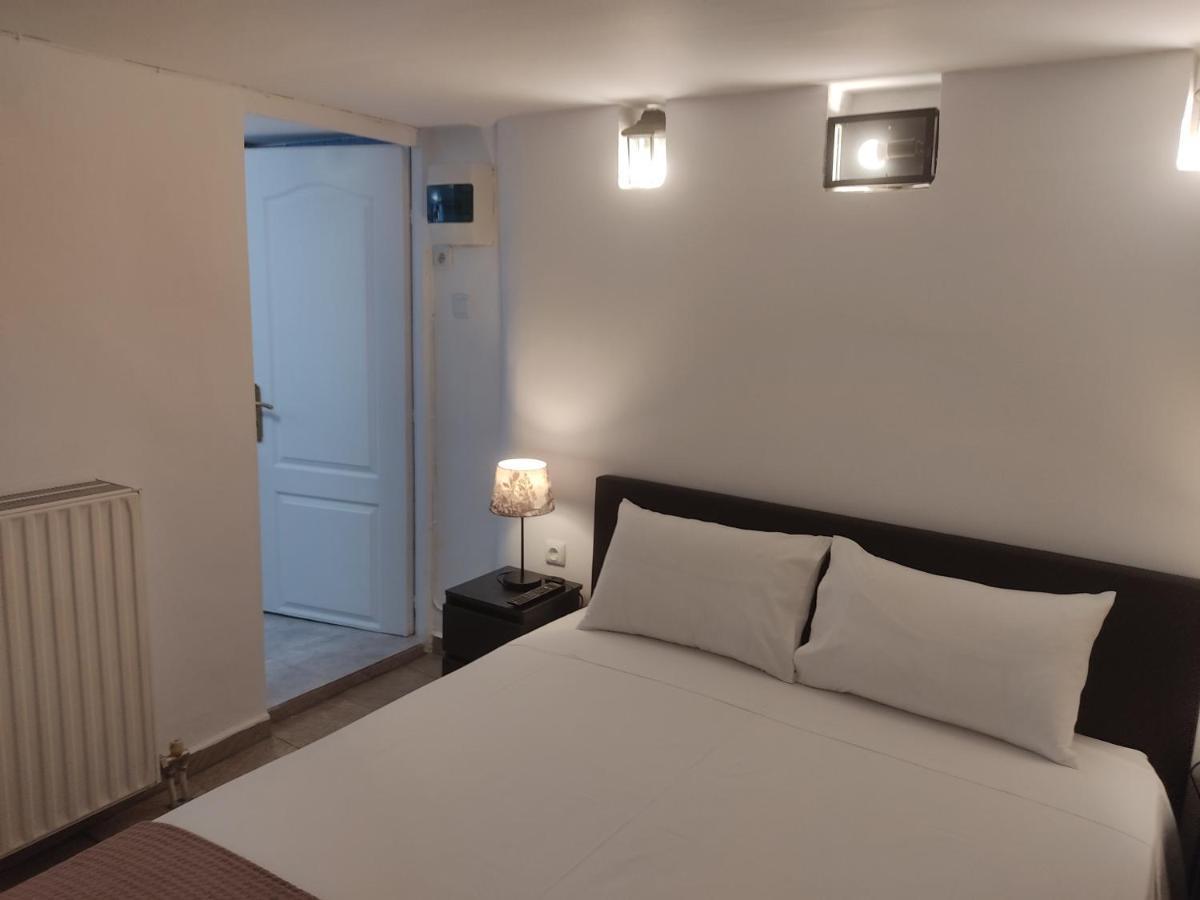 Hotel Xenonas Κithαiron Vília Esterno foto