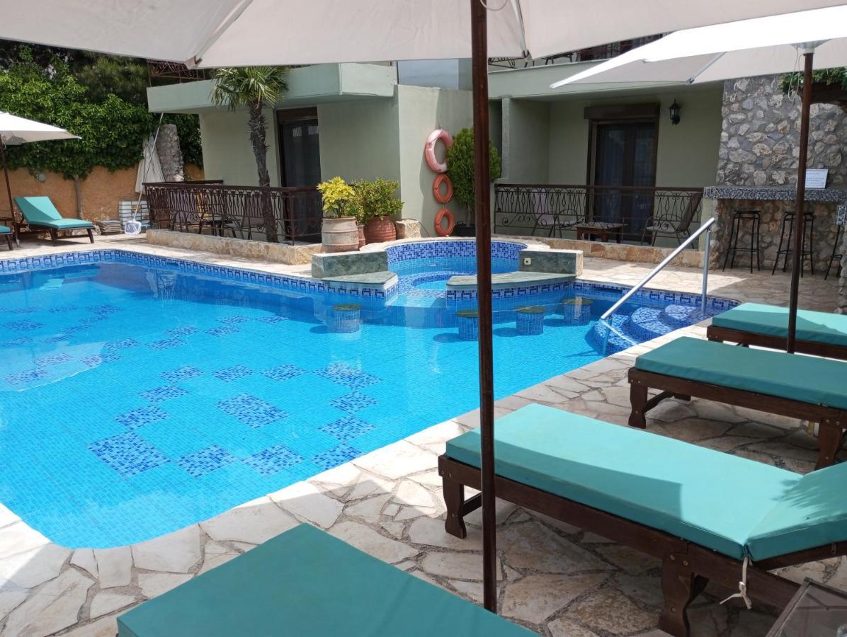Hotel Xenonas Κithαiron Vília Esterno foto