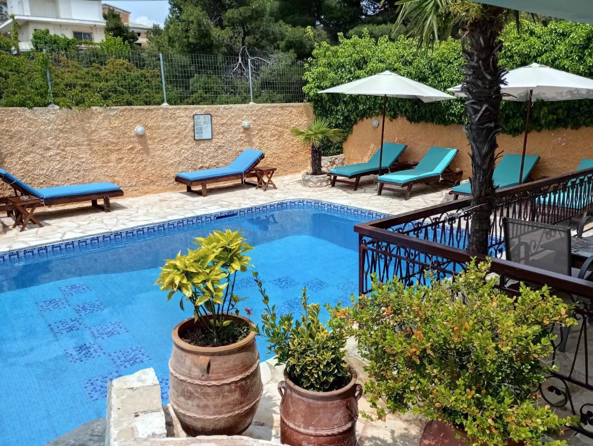 Hotel Xenonas Κithαiron Vília Esterno foto
