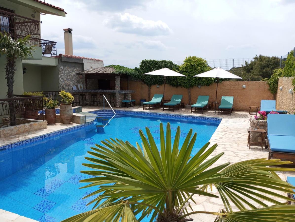 Hotel Xenonas Κithαiron Vília Esterno foto