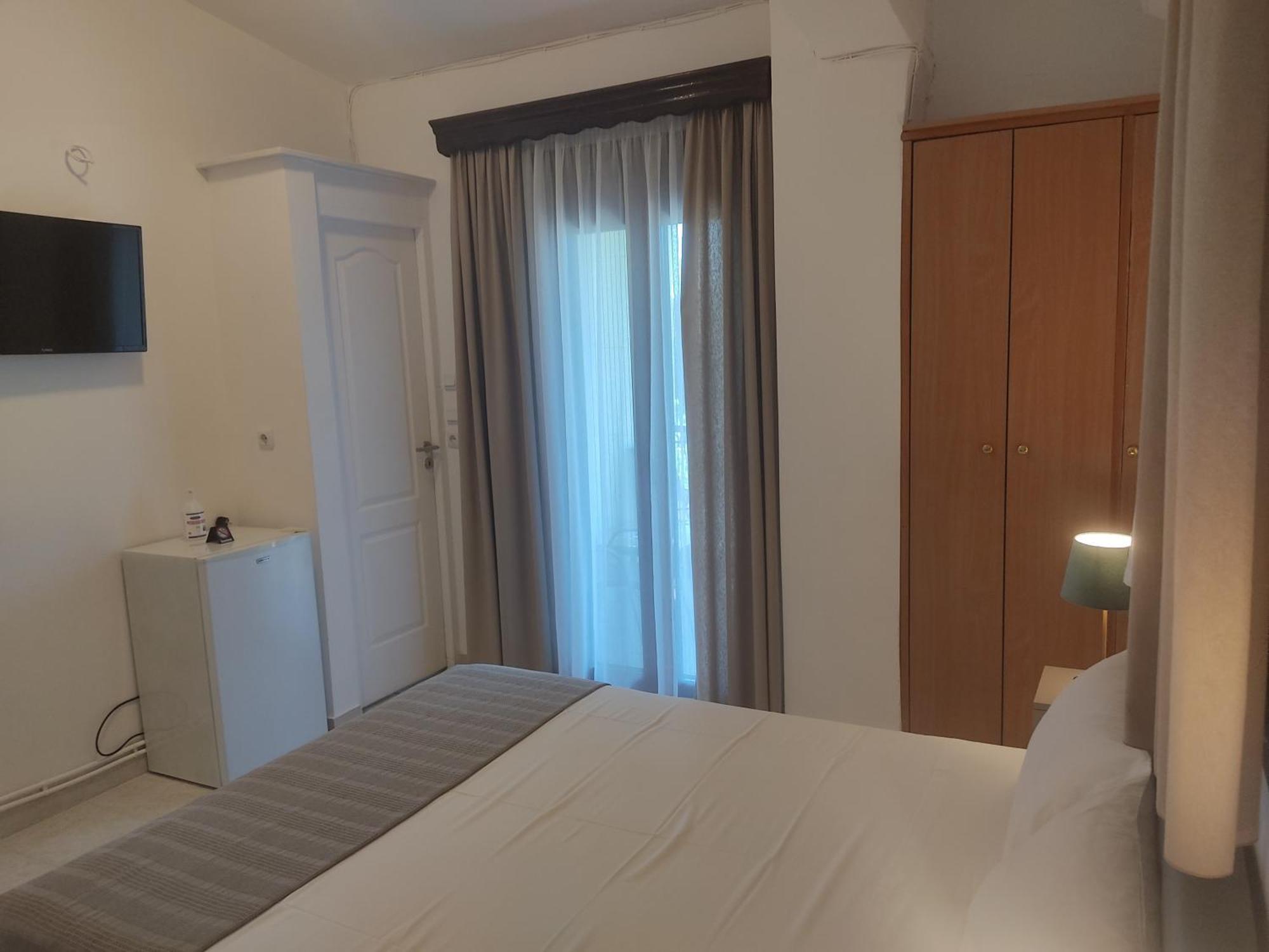 Hotel Xenonas Κithαiron Vília Esterno foto