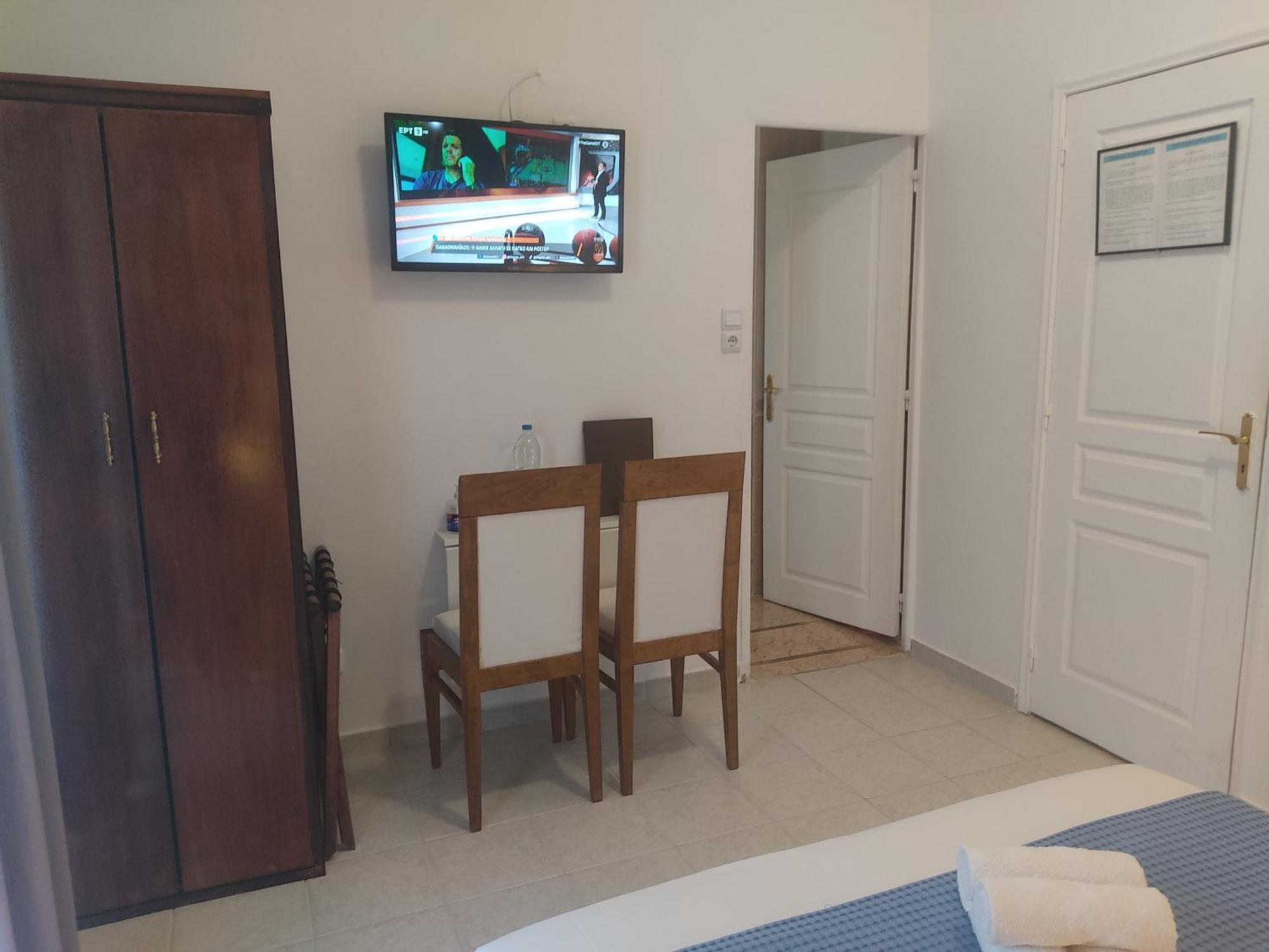 Hotel Xenonas Κithαiron Vília Esterno foto