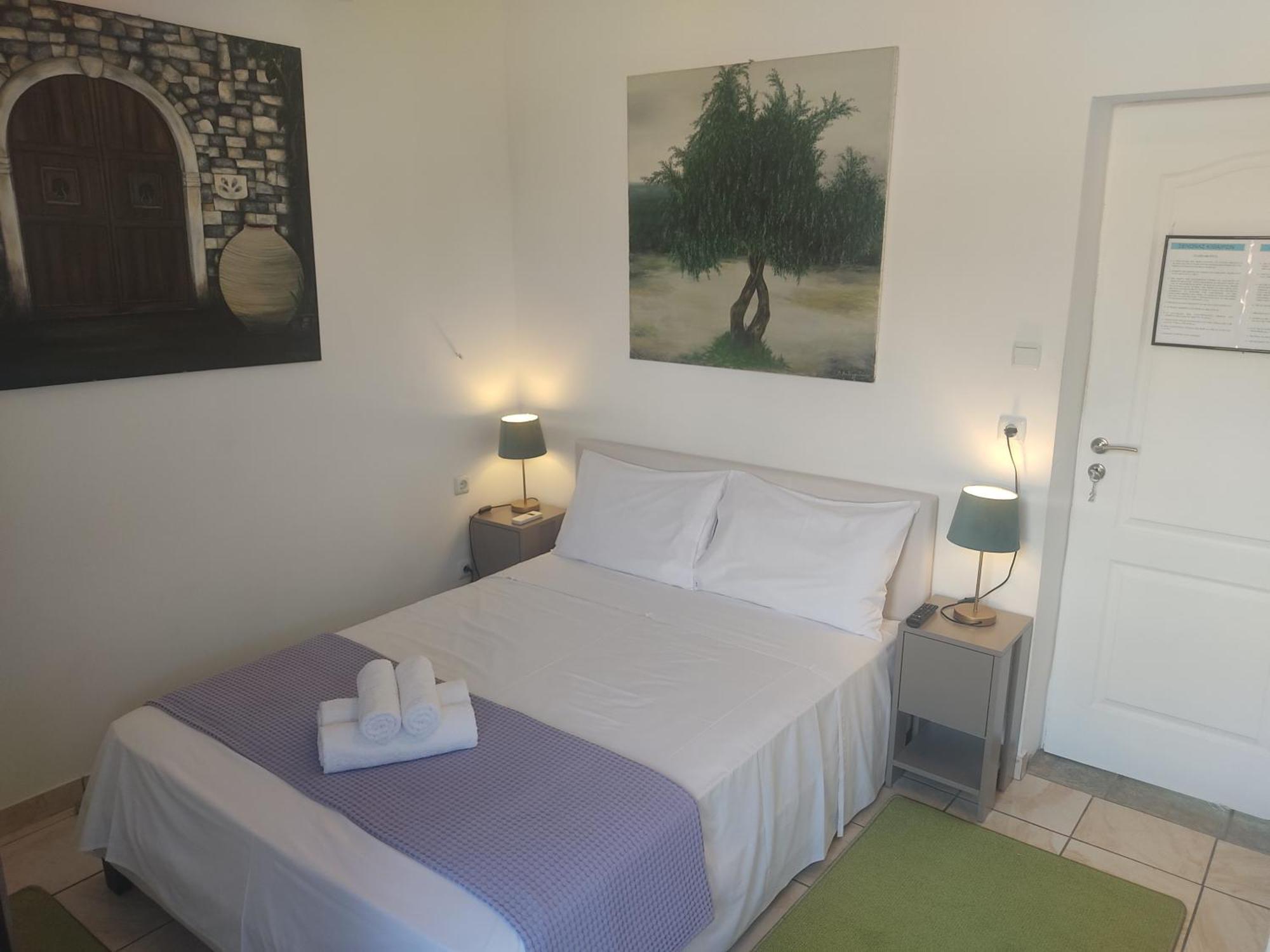Hotel Xenonas Κithαiron Vília Esterno foto