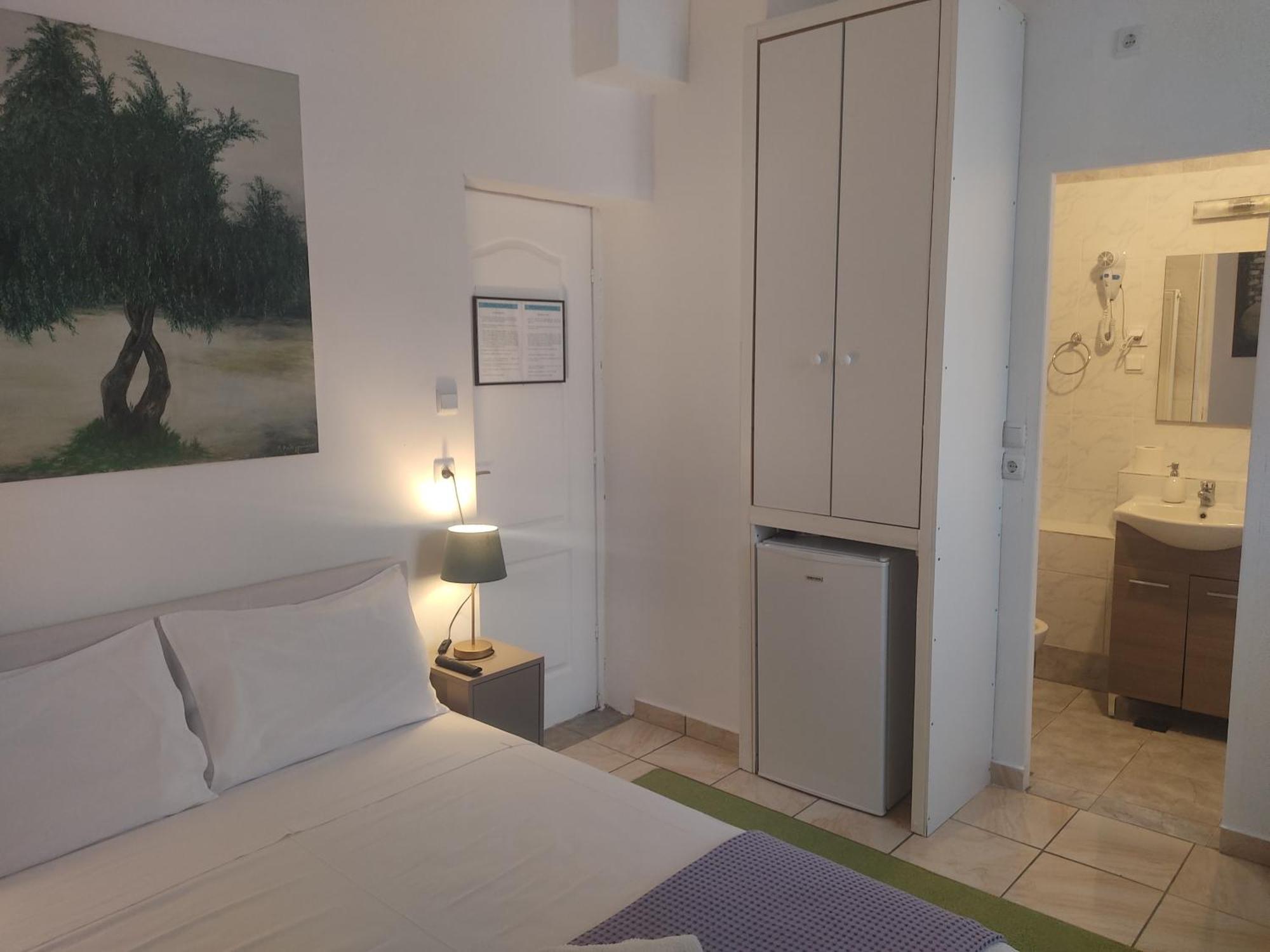 Hotel Xenonas Κithαiron Vília Esterno foto