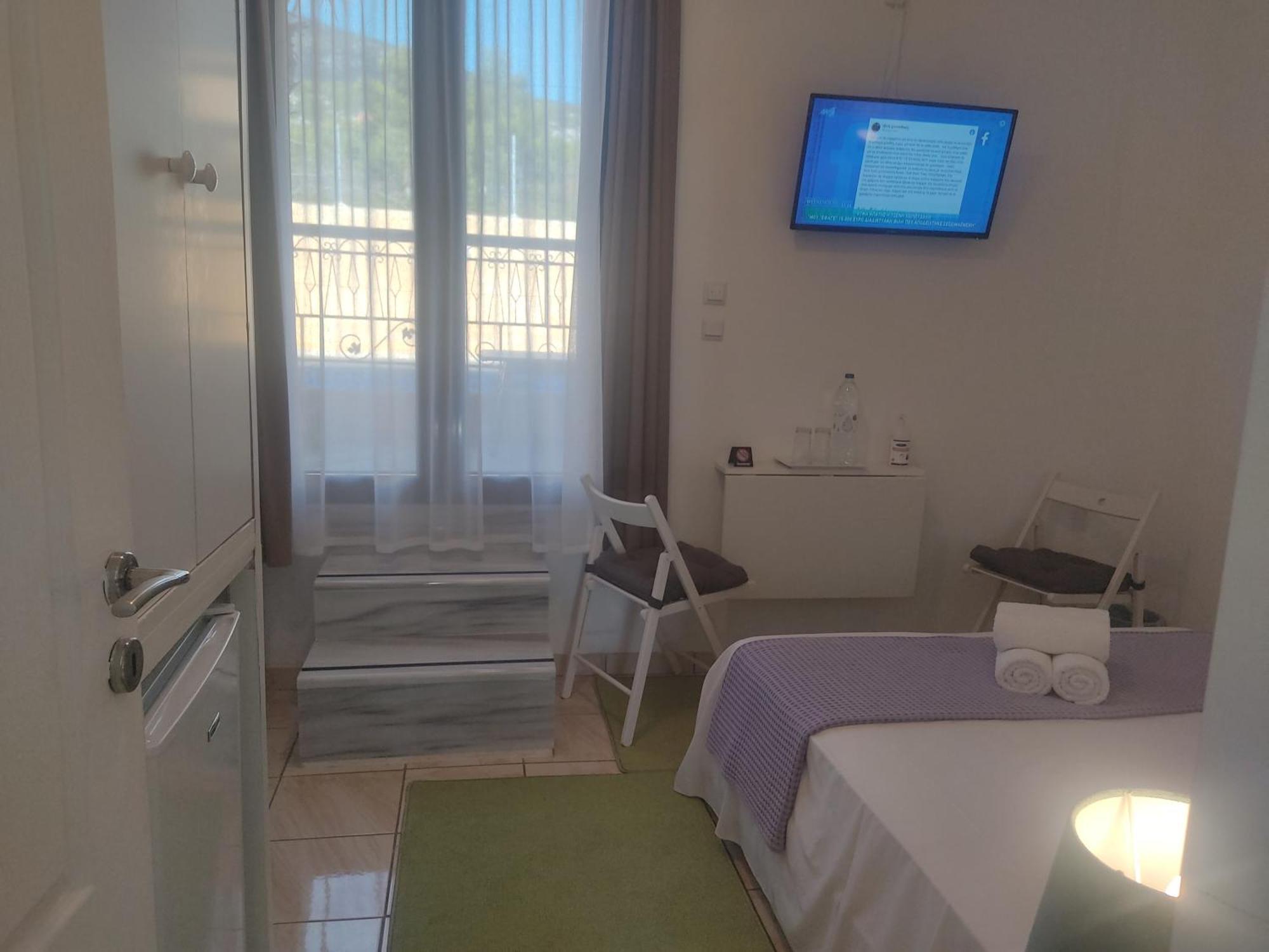 Hotel Xenonas Κithαiron Vília Esterno foto