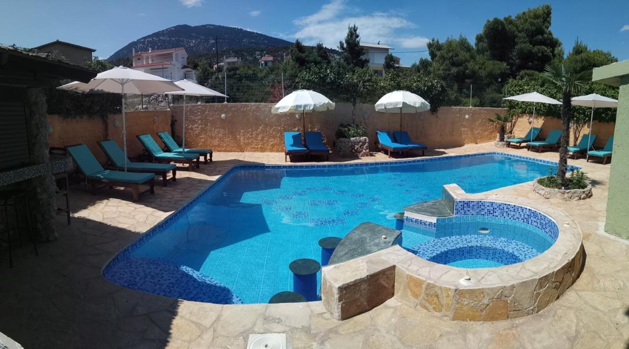 Hotel Xenonas Κithαiron Vília Esterno foto