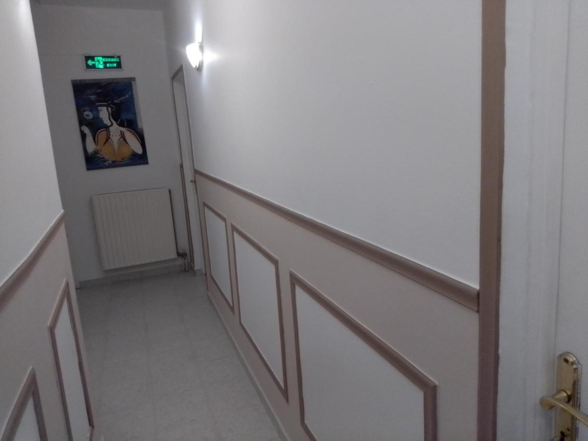 Hotel Xenonas Κithαiron Vília Esterno foto